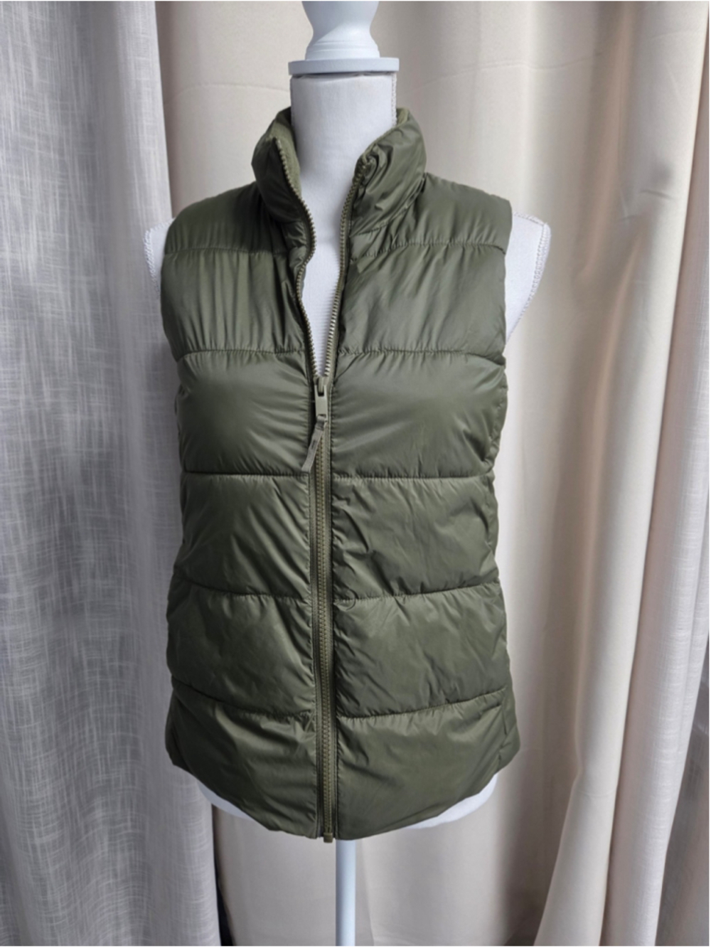GAP Women's Olive Green Quilted Zip-Up Vest Gorpcore Outdoorsy Size XS